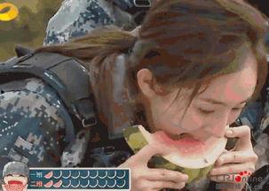 路人秒变吃瓜群众,路人围观背后的故事