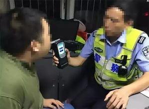 搬个板凳吃瓜群众的图片