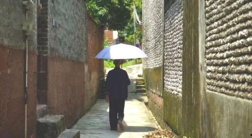 小胡同的吃瓜群众,揭秘民间热点事件背后的故事